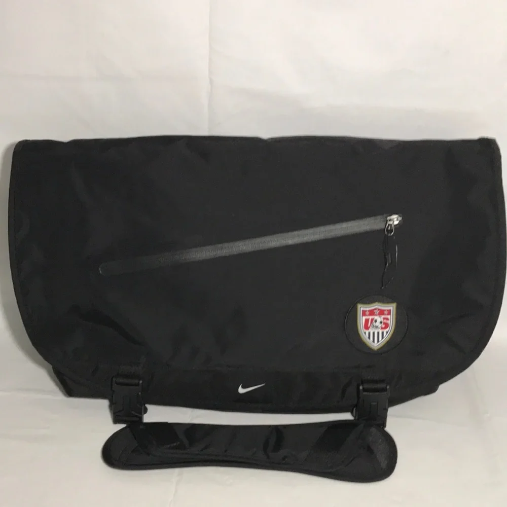 Nike Nylon United States Soccer Federation Messenger Bag Nike Padded Laptop Bag